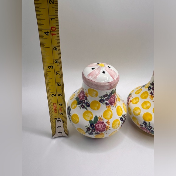 Pair of Mackenzie-Childs Buttercup Salt & Pepper Shakers - Picture 6 of 7